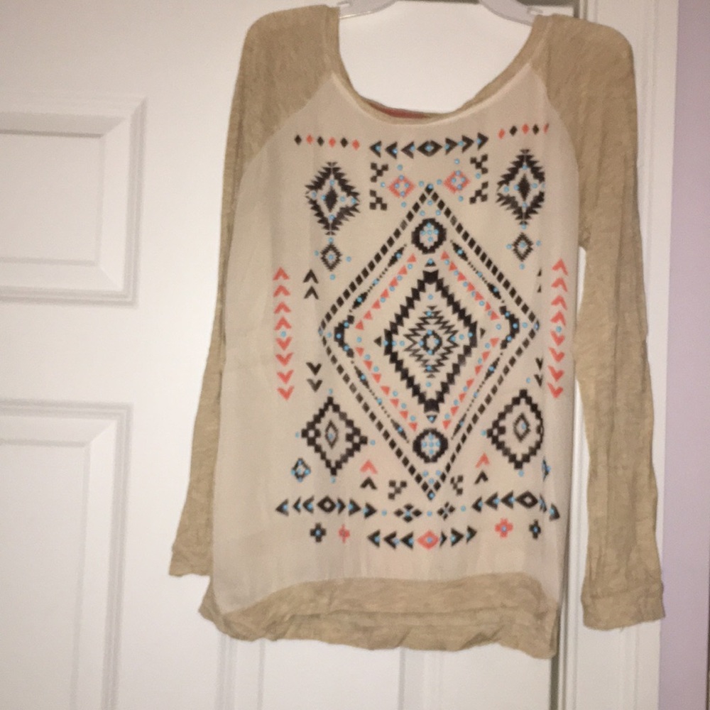 Patterned long sleeve